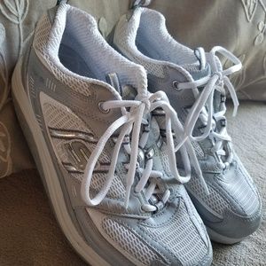 Sketchers White Shape ups Tennis shoes